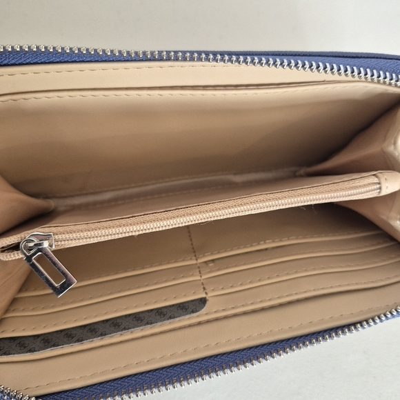 Guess Abree Medium Zip Around Wallet - Picture 3 of 8